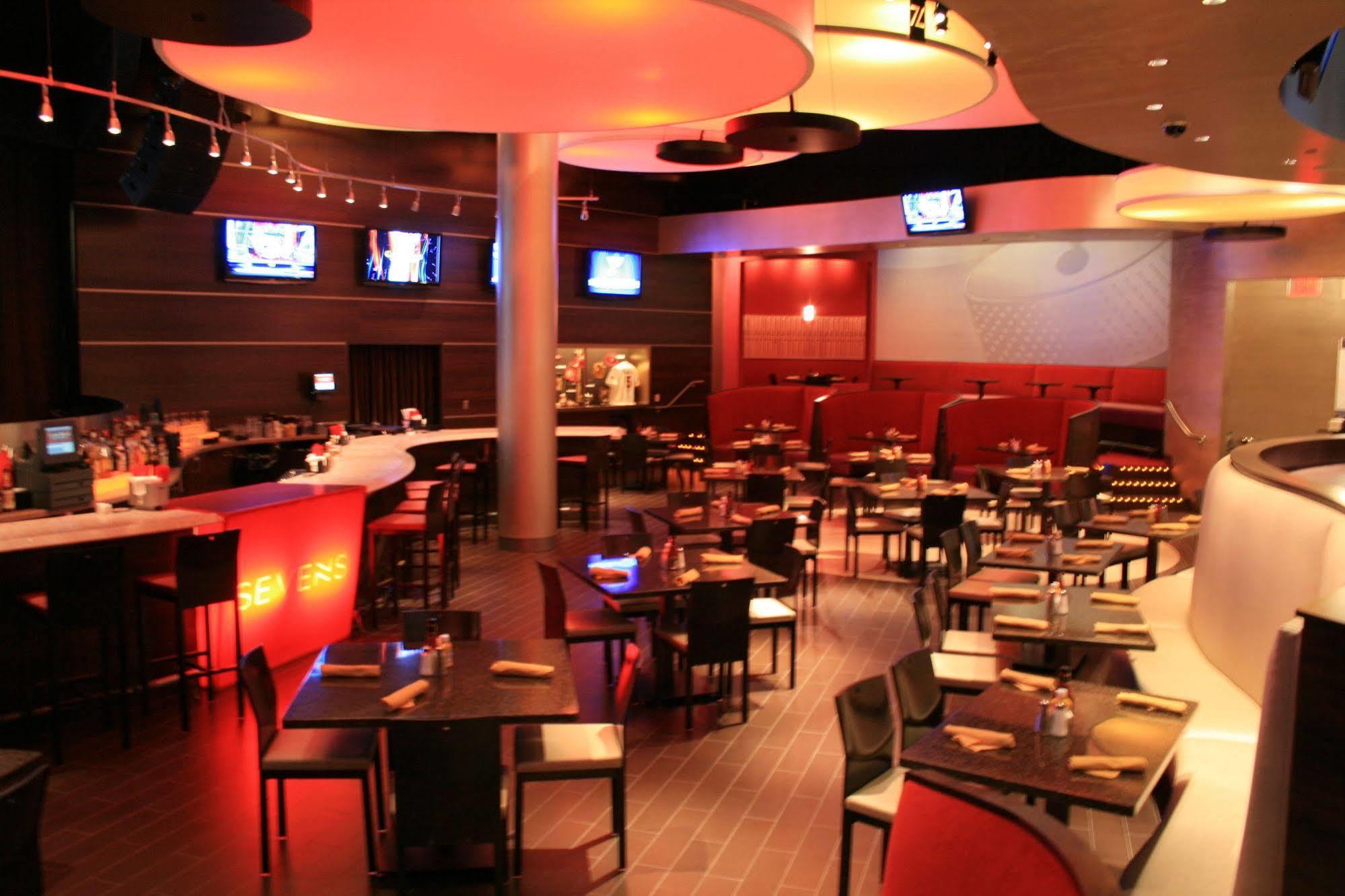 Casino Queen Hotel 圣路易斯 外观 照片